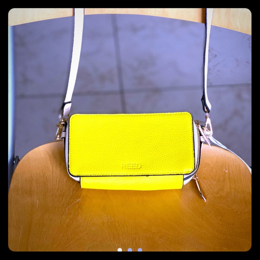 Reed Yellow hand bag 💛✨